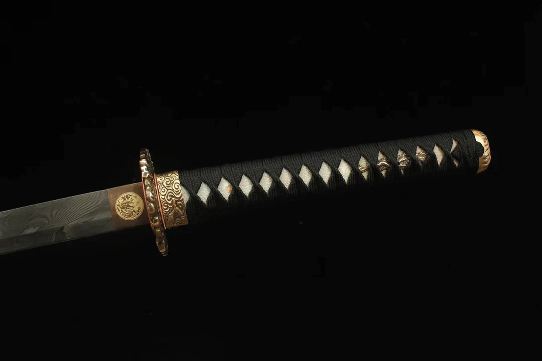 Tsuka-Roi-de-la-Guerre-Acier-Damas
